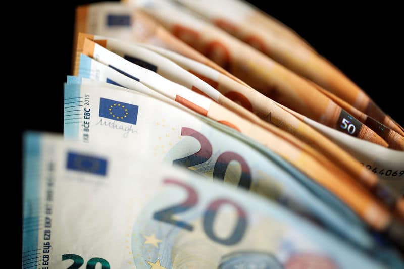 Слабый евро может привести к ускорению инфляции в Европе - министр финансов ФРГ От IFX