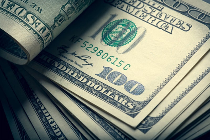 Средний курс доллара США со сроком расчетов "завтра" по итогам торгов составил 62,3111 руб. От IFX