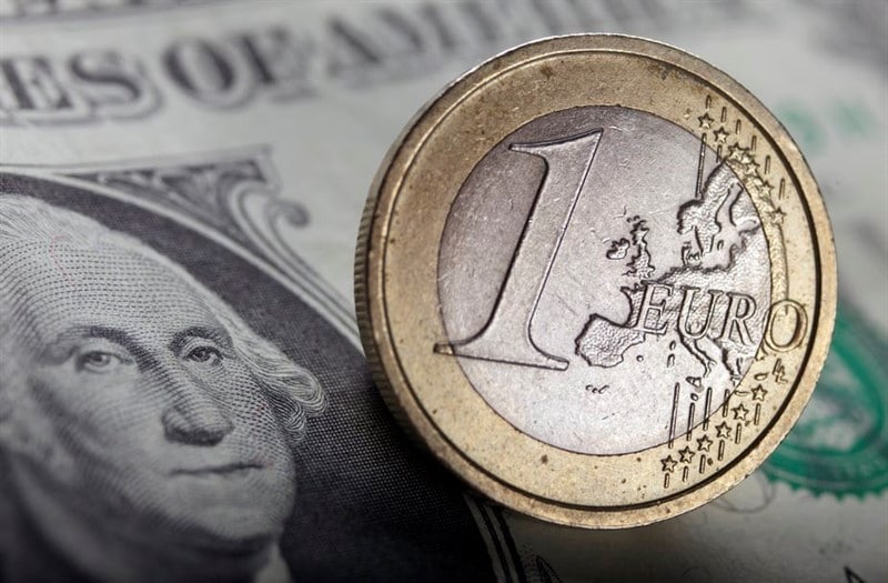 Аналитические обзоры Форекс: EUR/USD: ЕЦБ подрезал евро крылья, вернет ли ФРС ему силу?