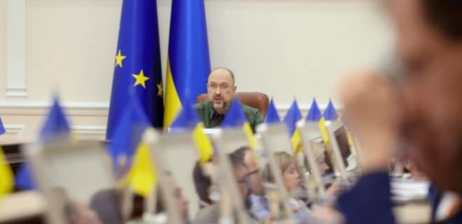 Украина уже готова подписать с Евросоюзом пять "безвизов" – Шмыгаль