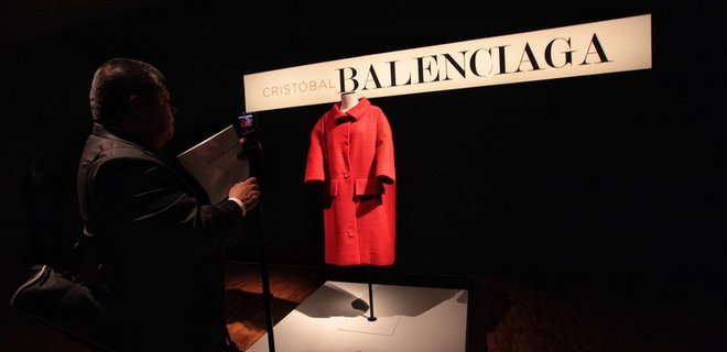 Бренд Balenciaga присоединился к сбору средств на восстановление Украины