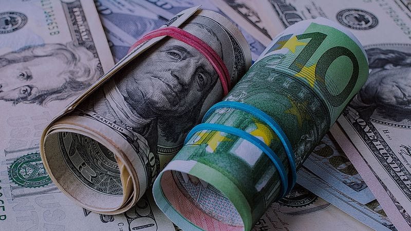 Аналитические обзоры Форекс: Судьба вновь сыграла с евро злую шутку. Падение пары EUR/USD ниже паритета не обещает единой валюте легкой прогулки