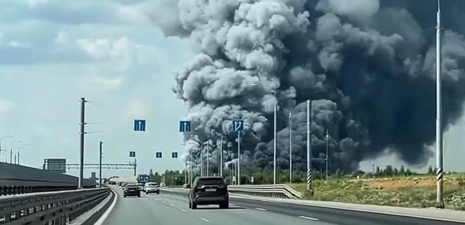 Пожар на 35 000 кв. м. В РФ сгорел склад одного из крупнейших интернет-магазинов – фото