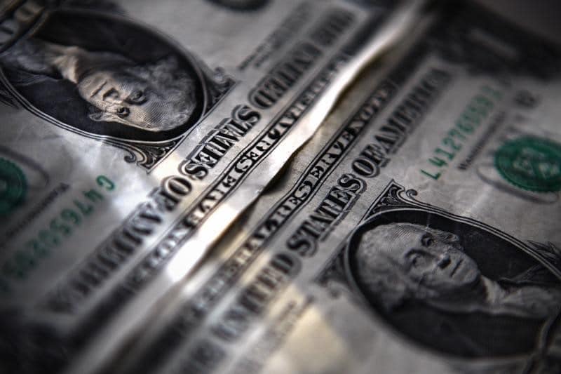 ЦБ РФ установил курс доллара США с 10 сентября в размере 60,4696 руб. От IFX