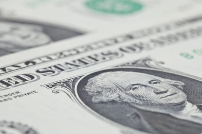 ЦБ РФ установил курс доллара США с 3 сентября в размере 60,3713 руб. От IFX