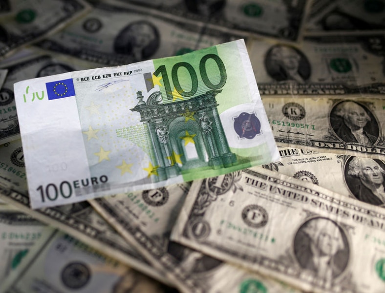 Евро опустился ниже 60 рублей вслед за долларом От Investing.com