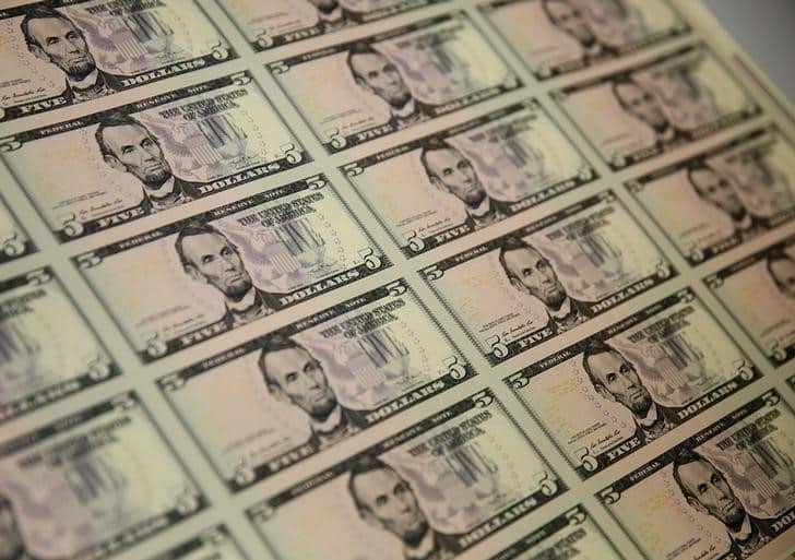 Средний курс доллара США со сроком расчетов "завтра" по итогам торгов составил 60,2286 руб. От IFX