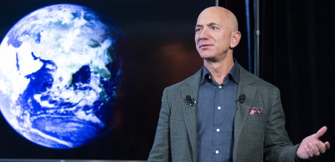 Безос советует "задраить люки": основатель Amazon прогнозирует трудные времена в экономике