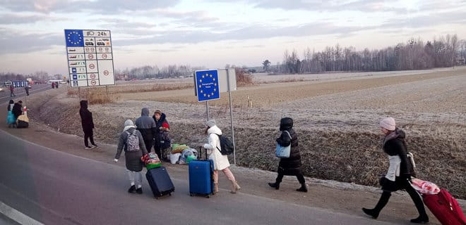 Украинцы в Польше назвали условия для возвращения домой после войны — опрос