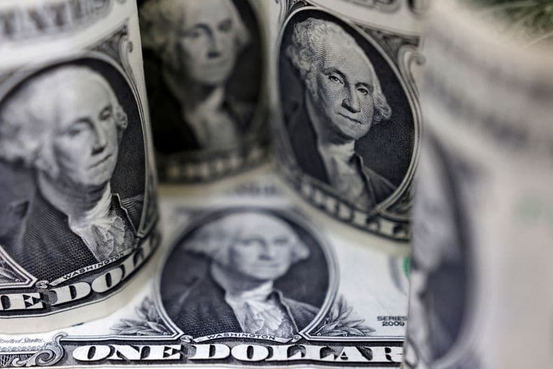Средний курс доллара США со сроком расчетов "завтра" по итогам торгов составил 68,702 руб. От IFX