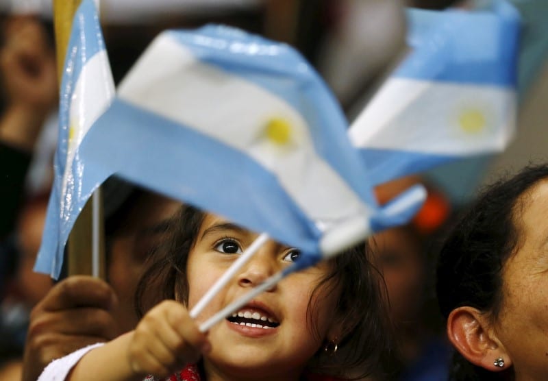 Аргентина пообещала отказаться от доллара От Investing.com