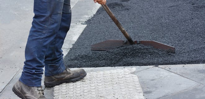 Некачественный ремонт дорог на 121 млн грн: директору компании объявили о подозрении