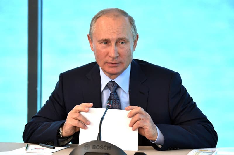 Путин ввел особый порядок сделок с «недружественными» ценными бумагами От Investing.com