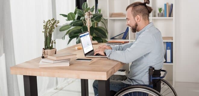 Государство компенсирует обустройство рабочих мест для людей с инвалидностью – детали